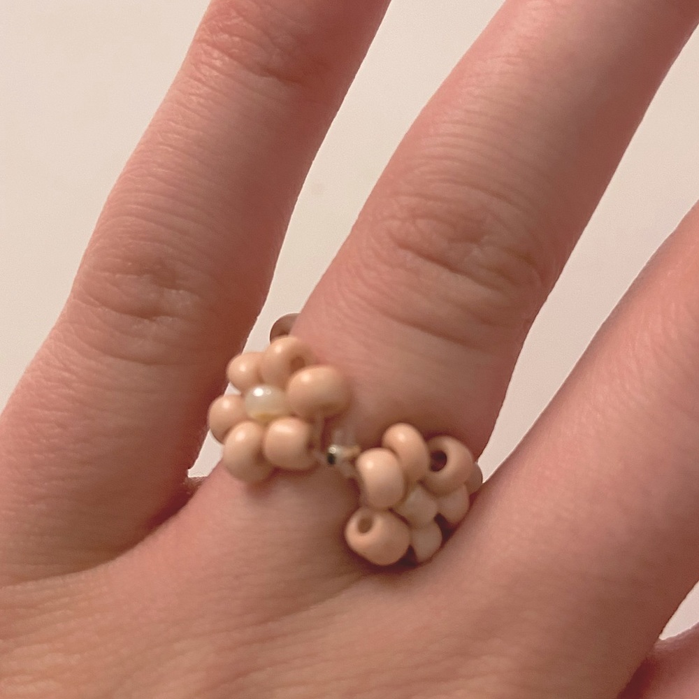 handmade 4 flower beaded ring